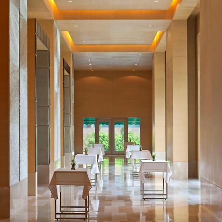 Radisson Blu Hotel Amritsar Interior photo The restaurant at the hotel