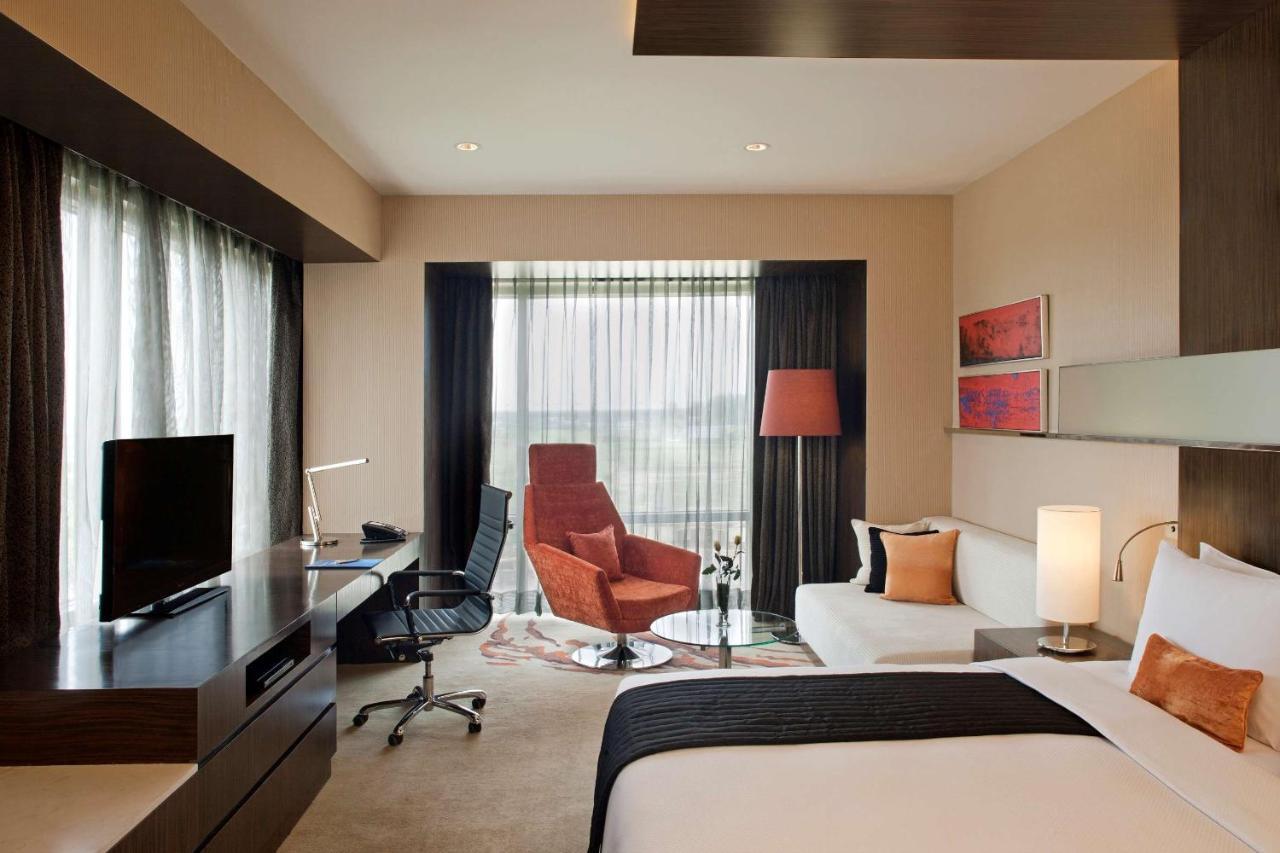 Radisson Blu Hotel Amritsar Exterior photo A room at the hotel
