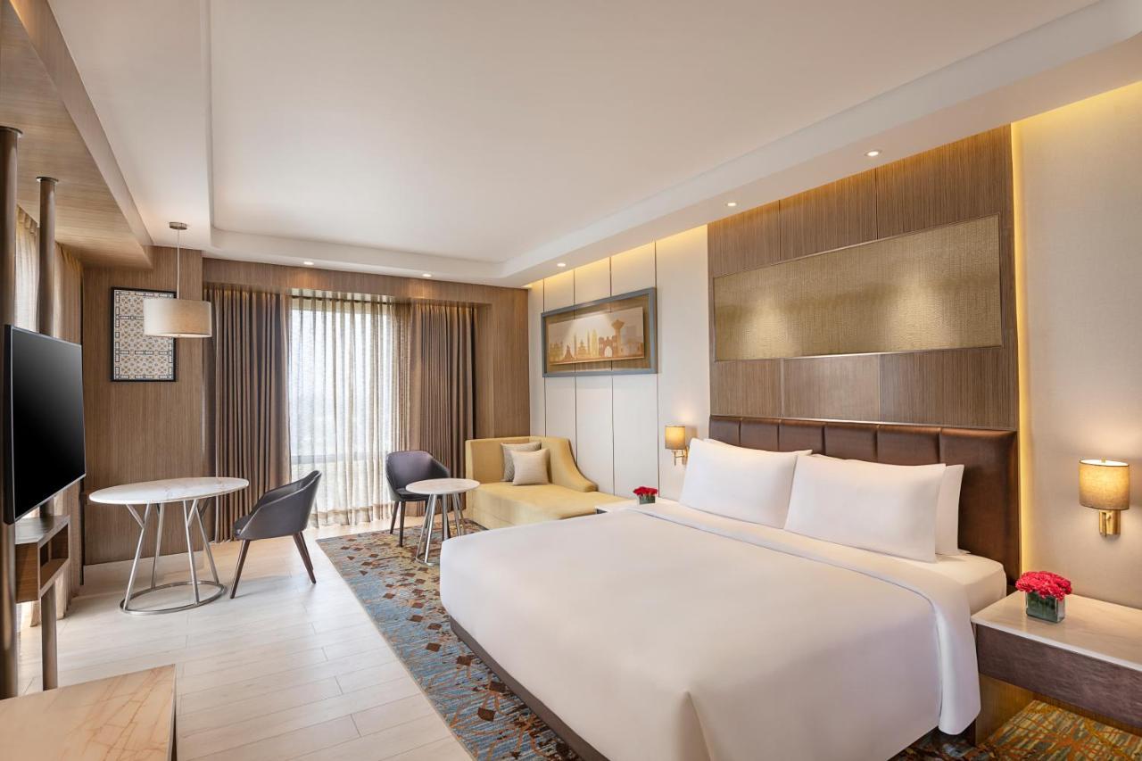 Radisson Blu Hotel Amritsar Exterior photo Deluxe Room