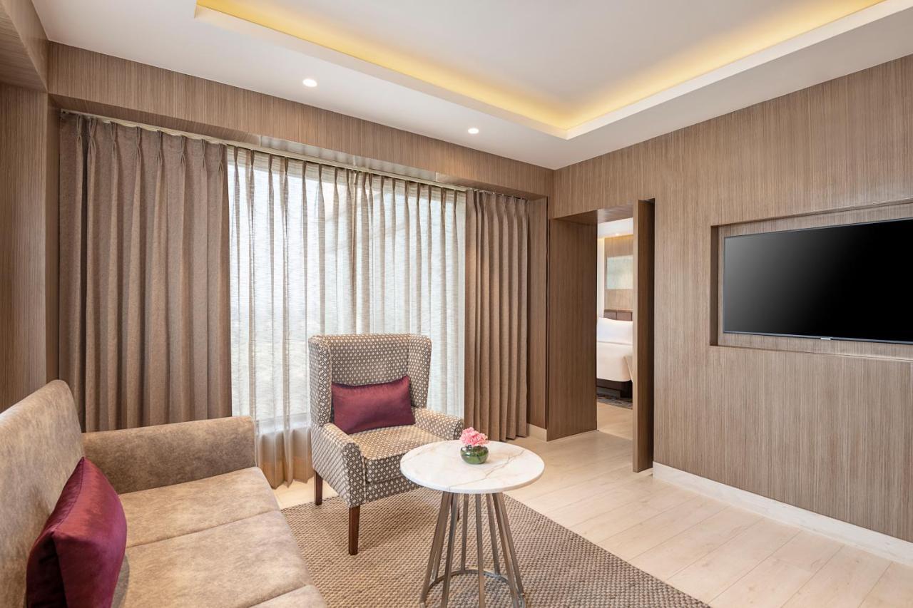Radisson Blu Hotel Amritsar Exterior photo Suite