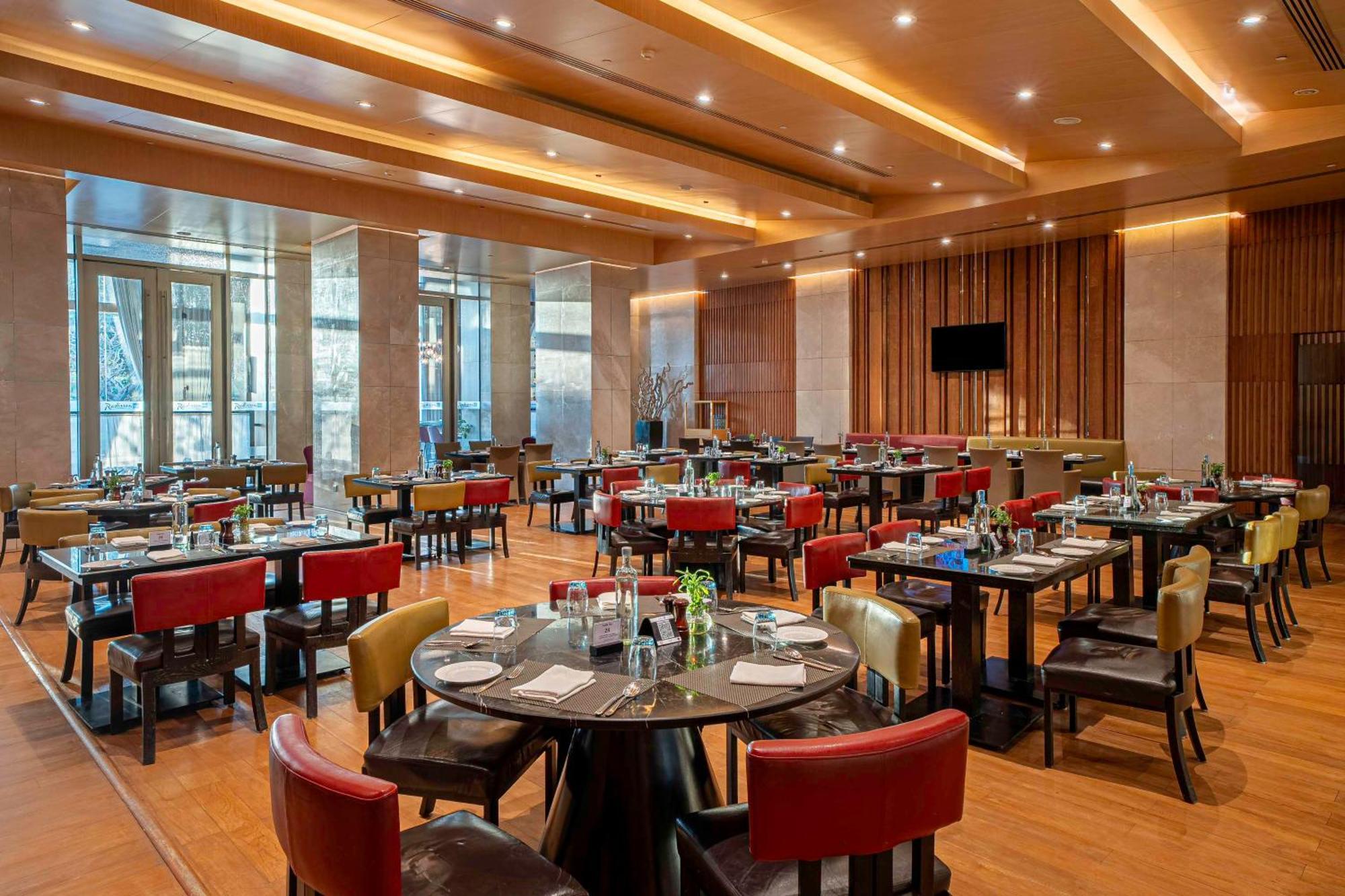 Radisson Blu Hotel Amritsar Exterior photo The Park, Hyderabad