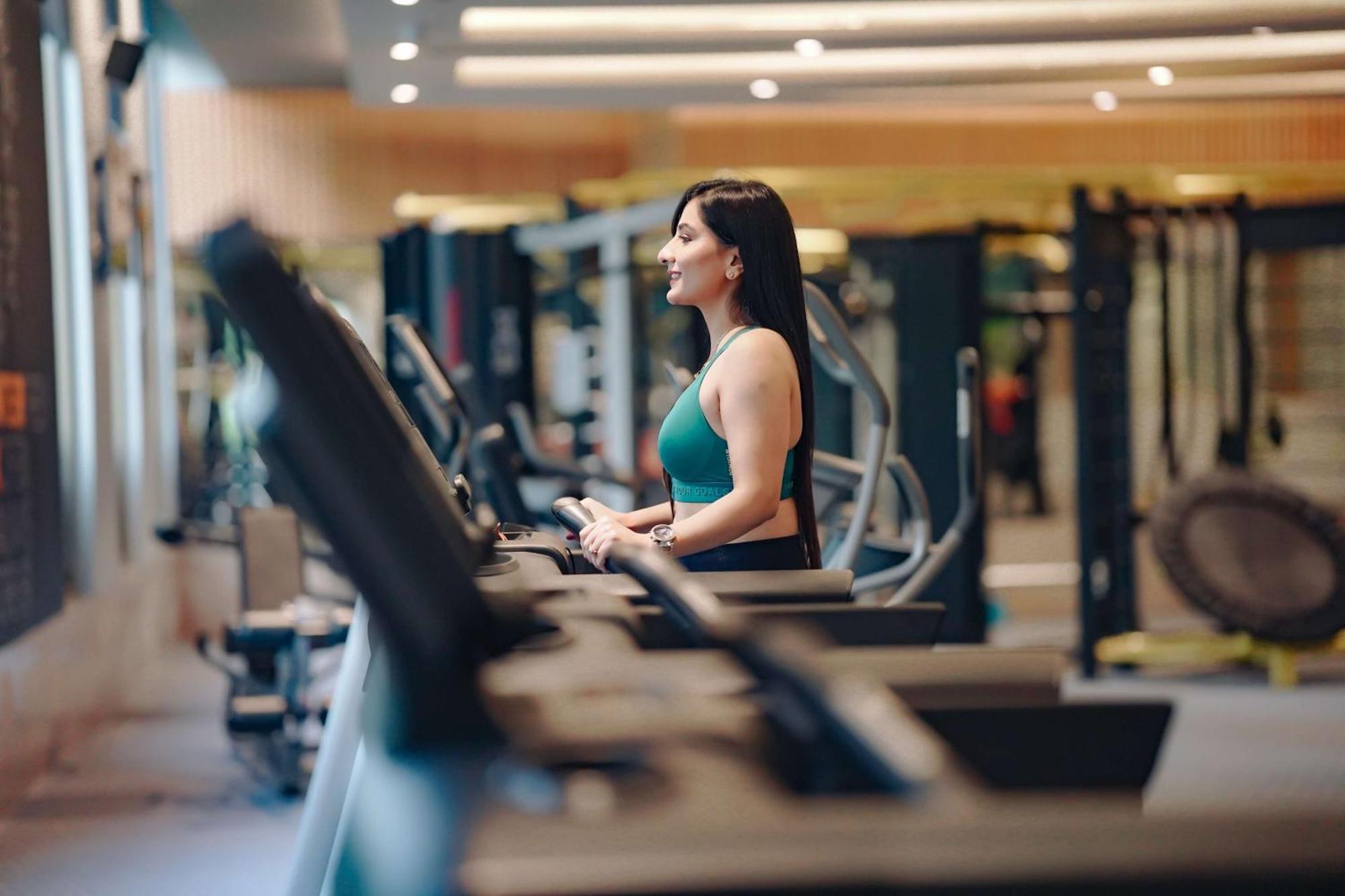 Radisson Blu Hotel Amritsar Exterior photo A woman on a treadmill