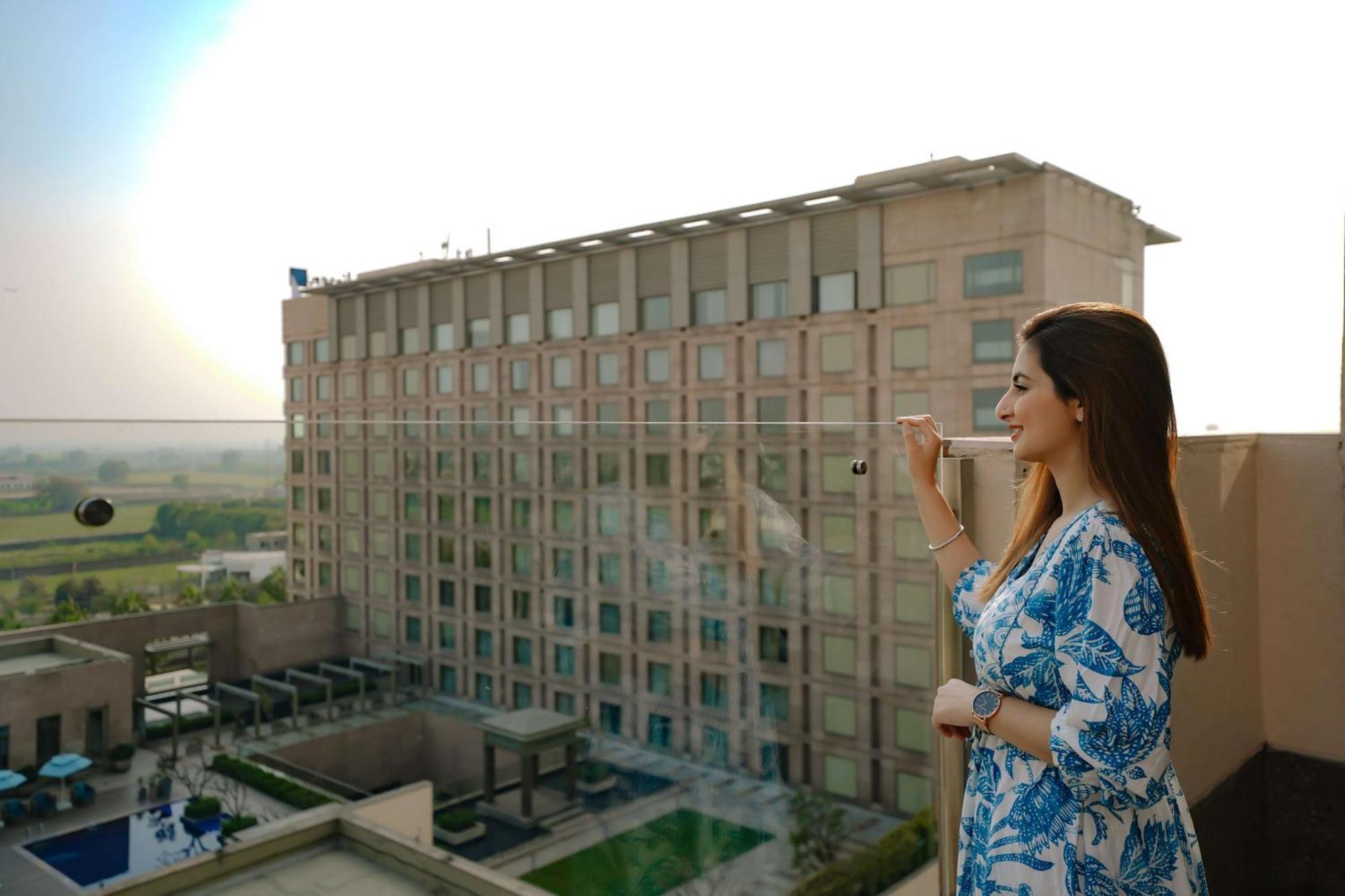 Radisson Blu Hotel Amritsar Exterior photo